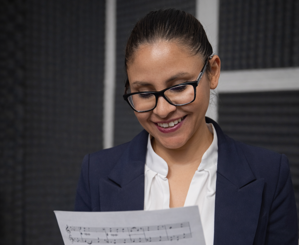 Cómo estudiar una canción para cantarla bien: 5 pasos que realmente funcionan